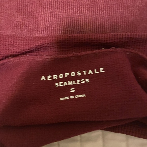 Cropped off the shoulder seamless top - Picture 2 of 2